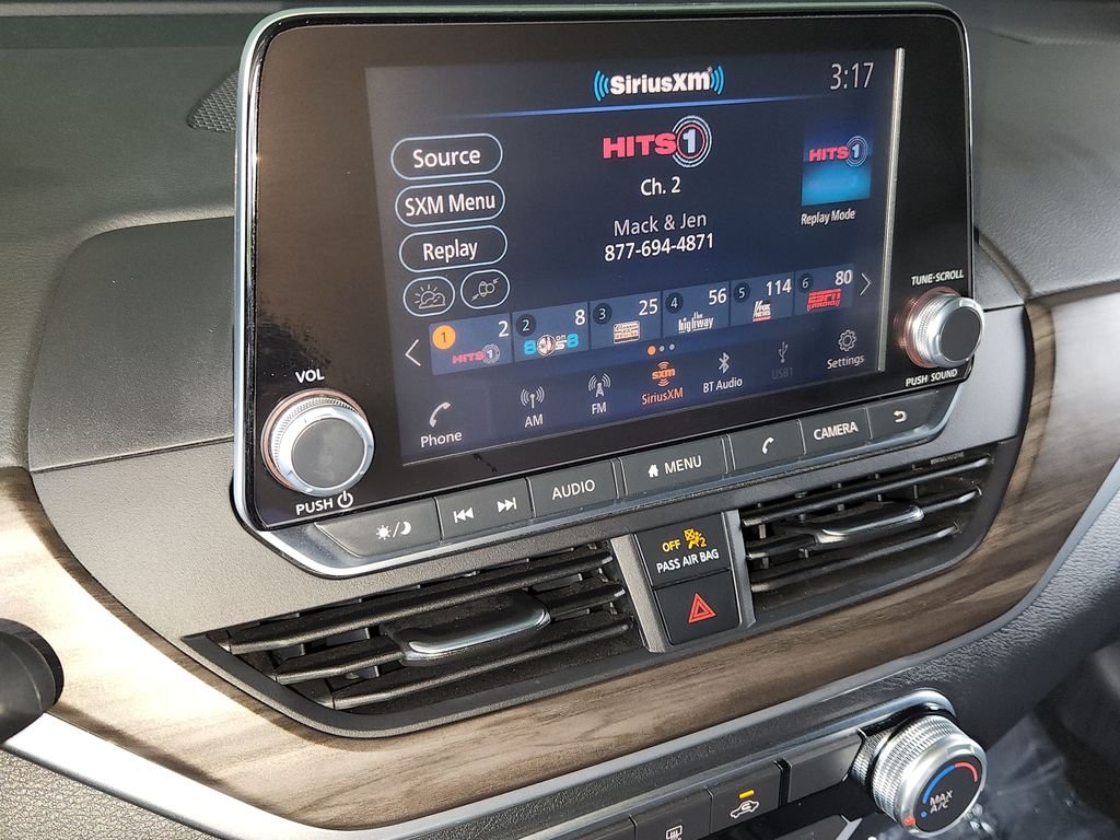 Used 2025 Black Nissan 2.5 SV image 17