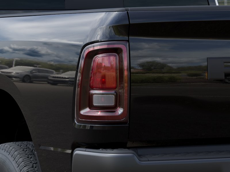 New 2026 Diamond Black Crystal Pearl-Coat Exterior Paint RAM Tradesman image 35
