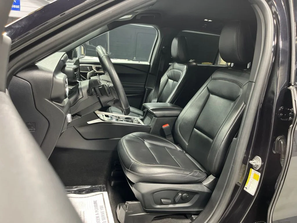 Used 2020 Black Metallic Ford XLT image 12