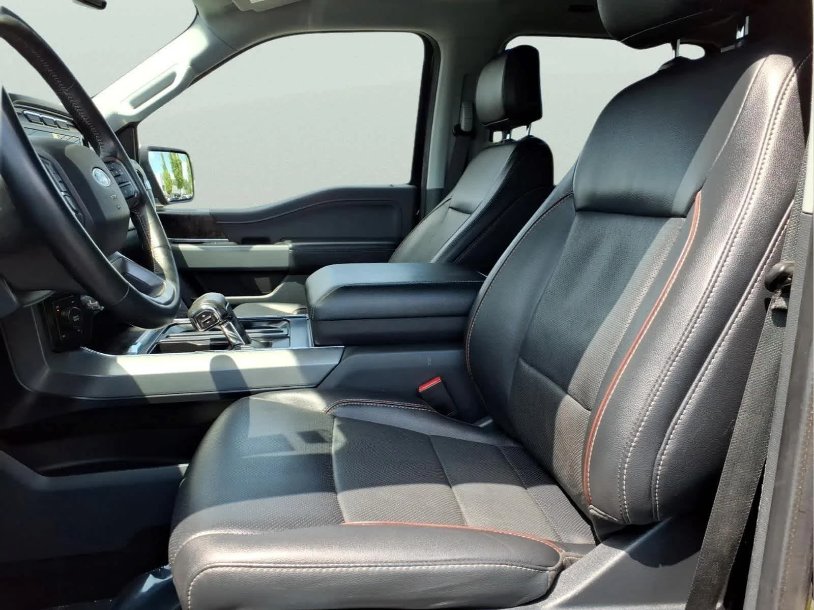 Used 2022 Agate Black Ford LARIAT image 15