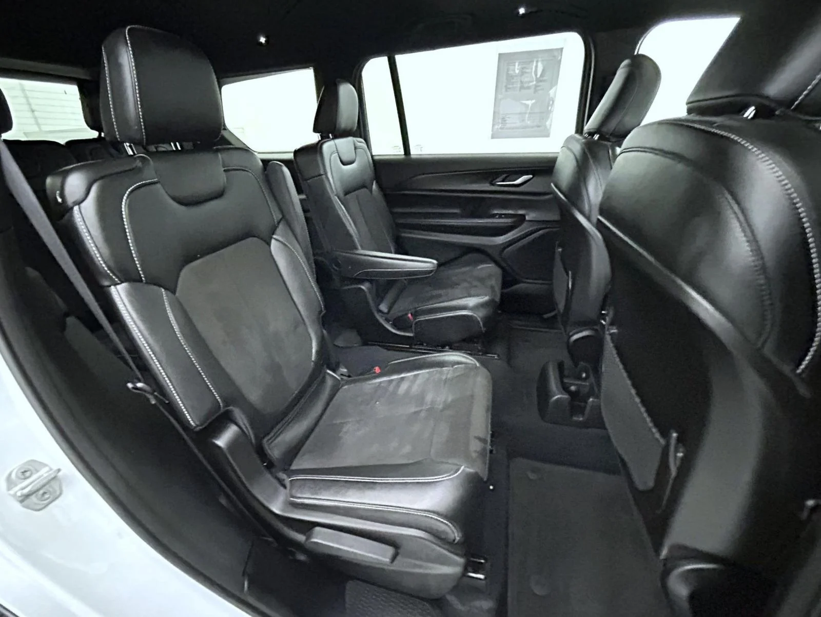 Used 2023 White Jeep Altitude image 18