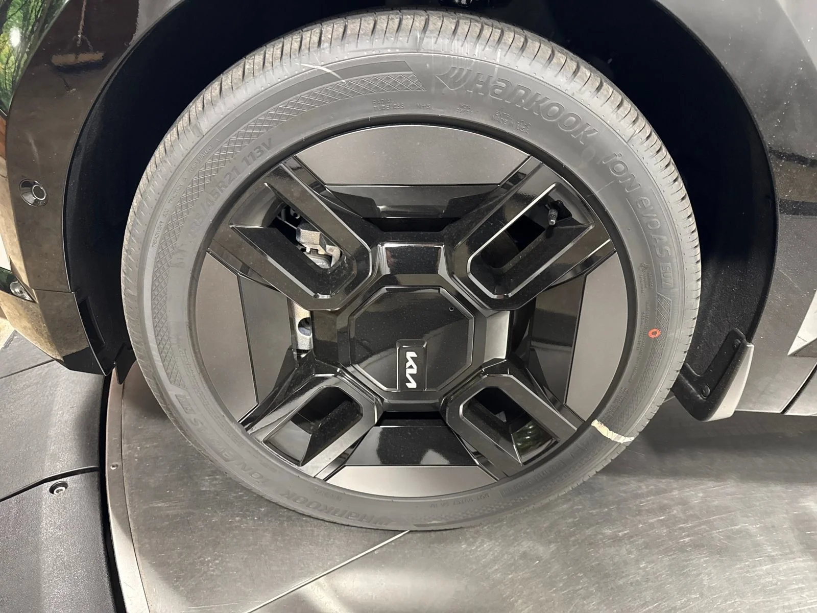 New 2026 Wolf Gray/Ebony Black Roof Kia GT-Line image 2