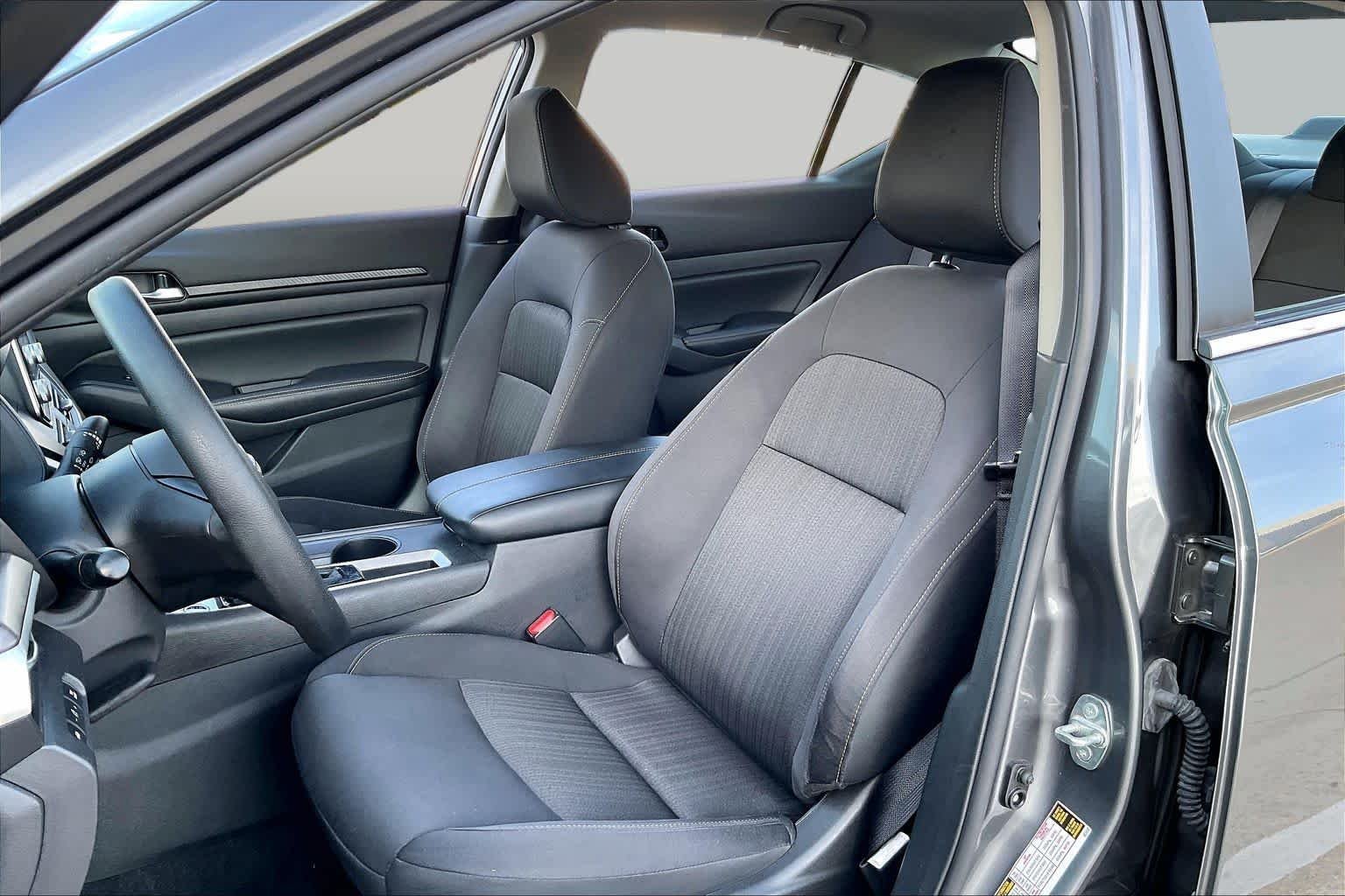 Used 2025 Gun Metallic Nissan SV image 6