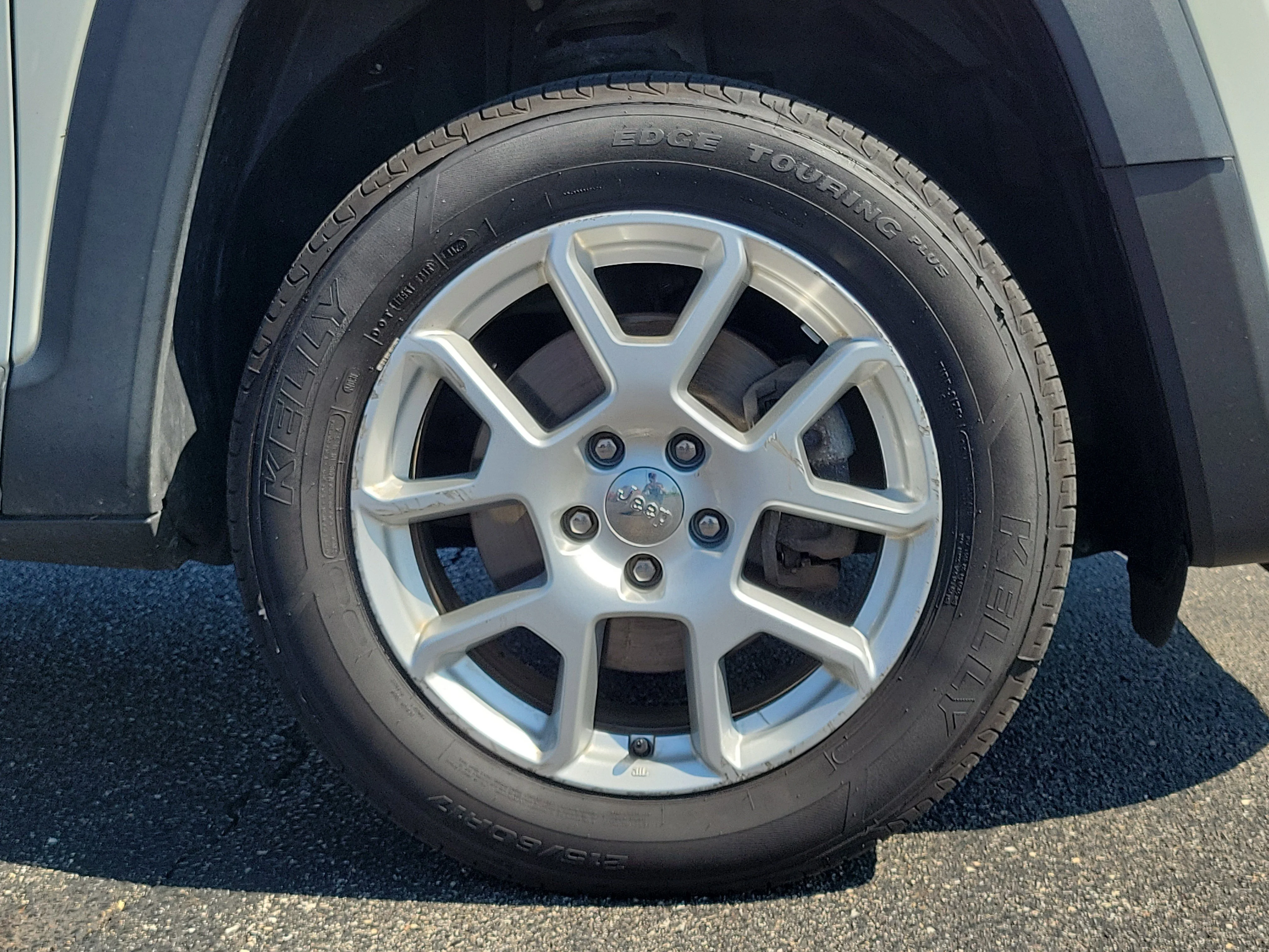 Used 2021 Alpine White Clear Coat Jeep Limited image 5