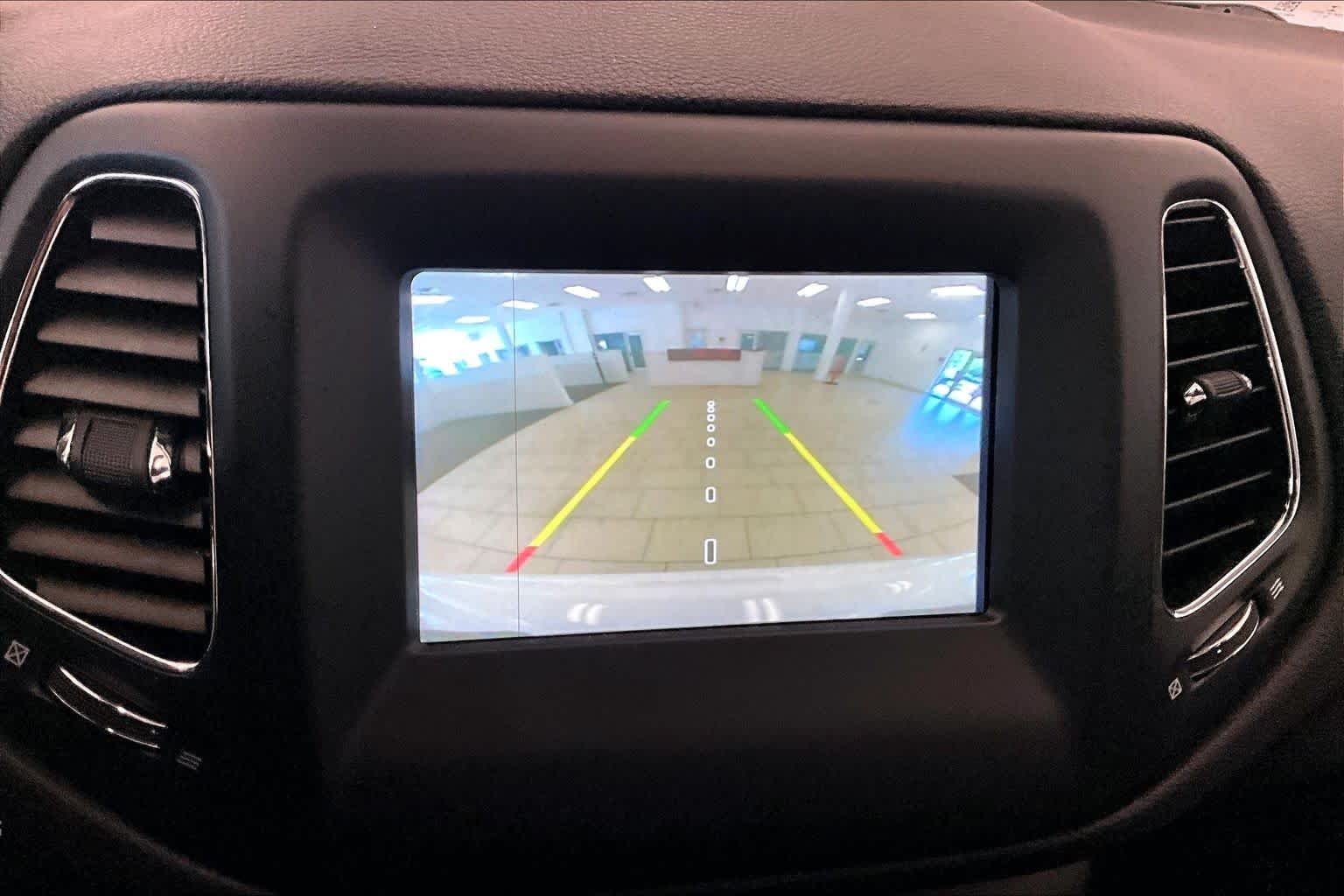 Used 2020 White Clearcoat Jeep Latitude image 22