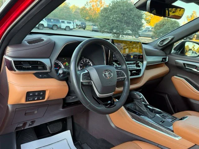 Used 2022 Red Toyota Platinum image 16