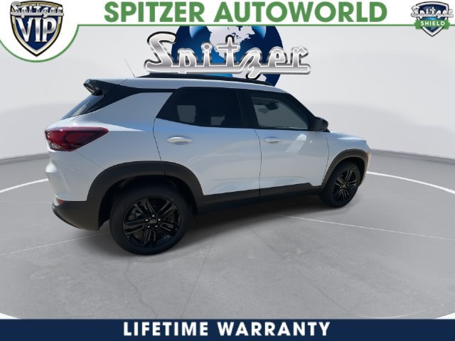 New 2026 Summit White Chevrolet LT image 9