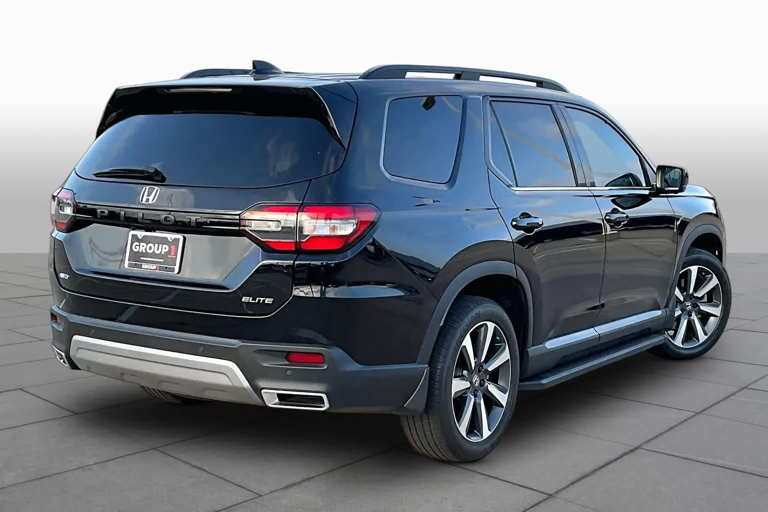 Certified Used 2025 Crystal Black Pearl Honda AWD Elite image 13