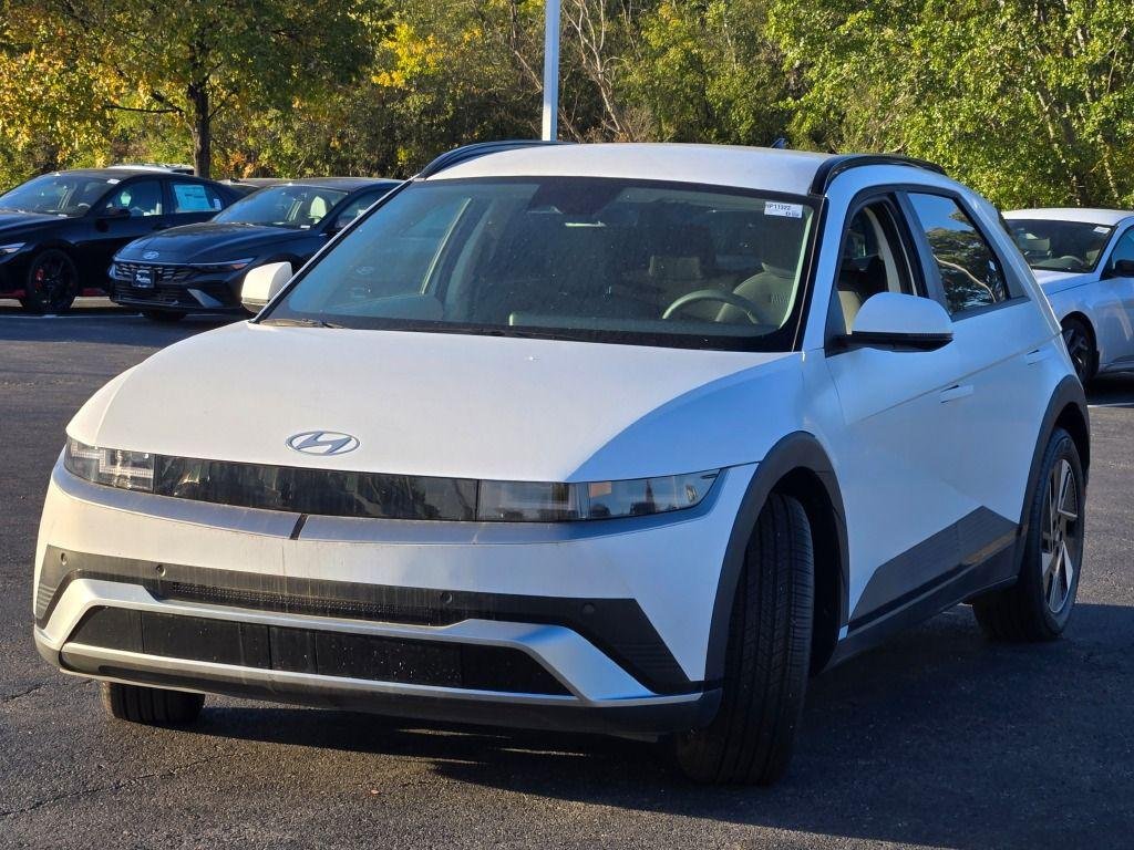 New 2025 White Hyundai SEL image 6