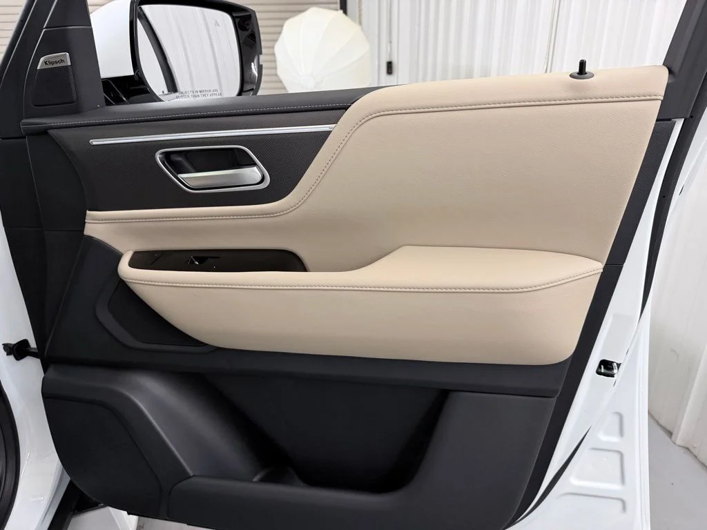 Used 2026 White INFINITI PURE image 46