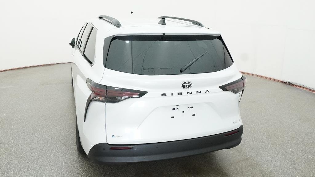New 2026 Wind Chill Pearl Toyota XLE image 33
