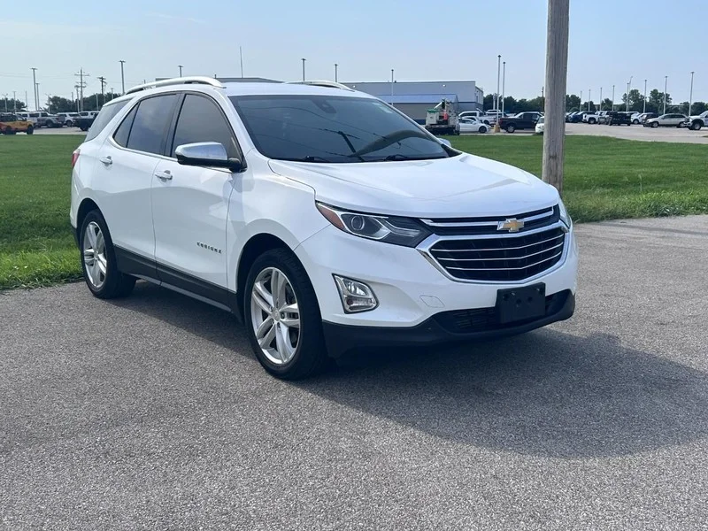 Used 2018 Summit White / White Chevrolet AWD 4dr Premier w/2LZ image 2