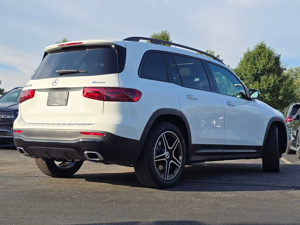 New 2026 Polar White Mercedes-Benz GLB 250 image 17