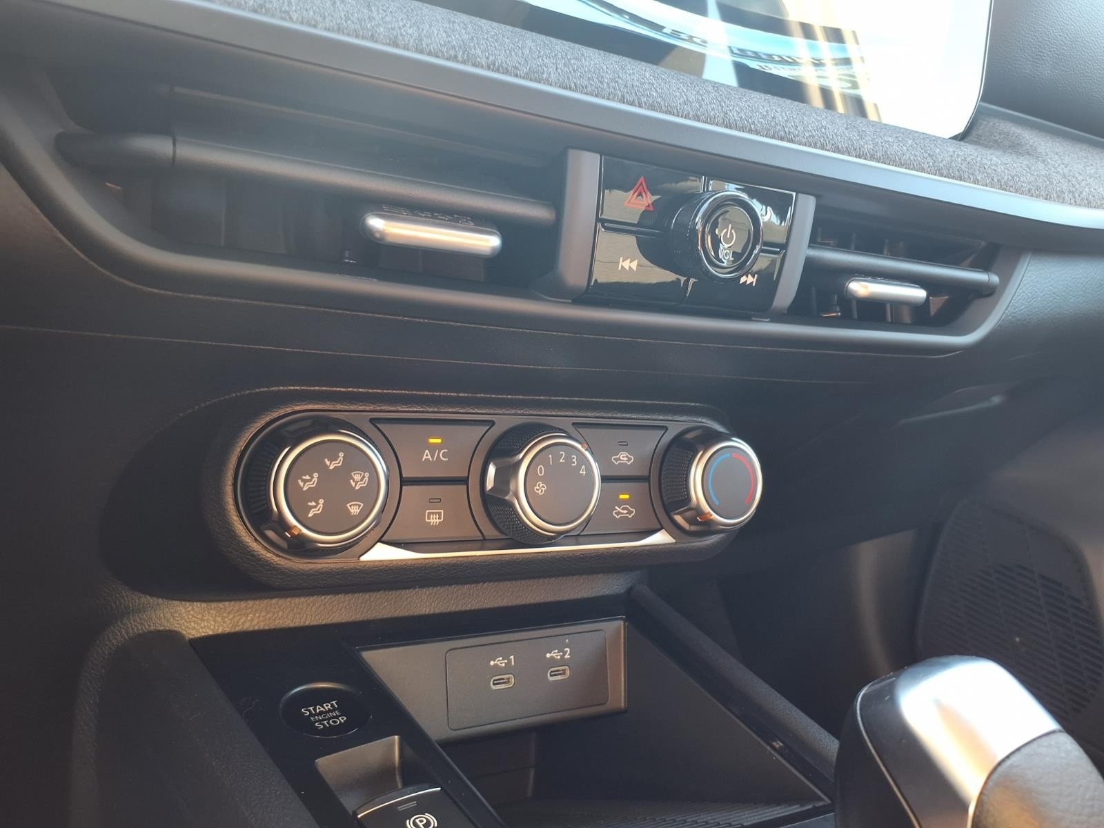 2027 Nissan Kicks photo 21 of 25