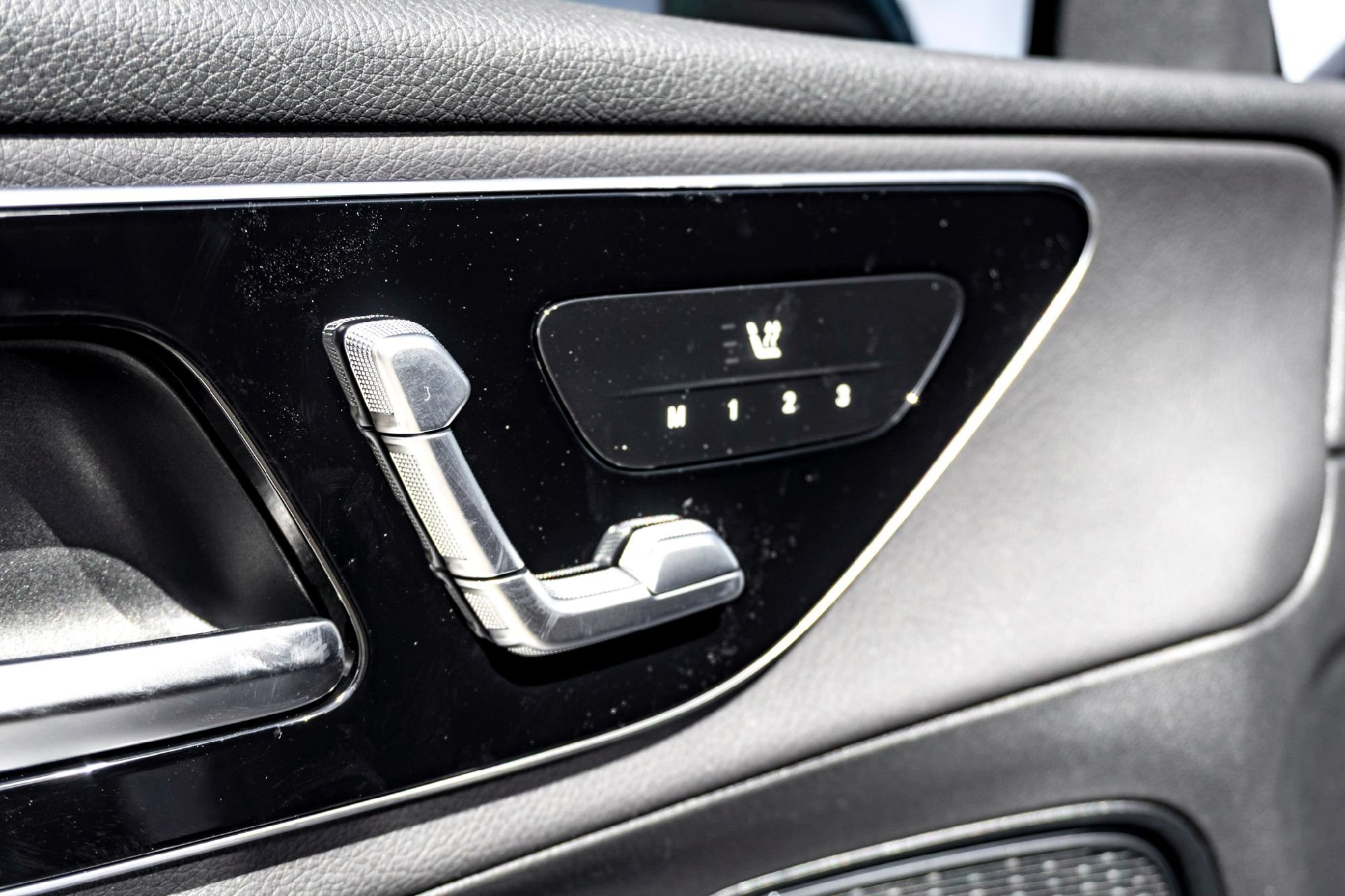 2025 Mercedes-Benz GLC Base - Photo 34
