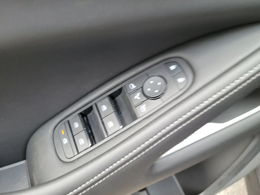 New 2027 HARBOR GRAY INFINITI Luxe FWD image 13
