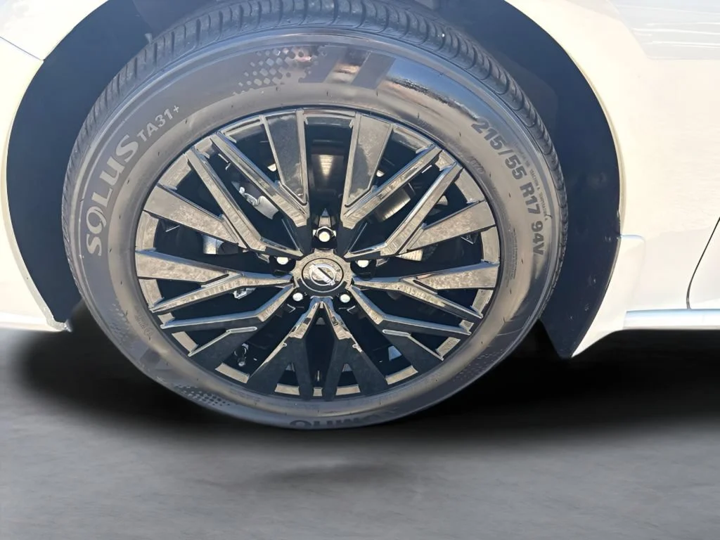 Used 2025 White Nissan SV image 32