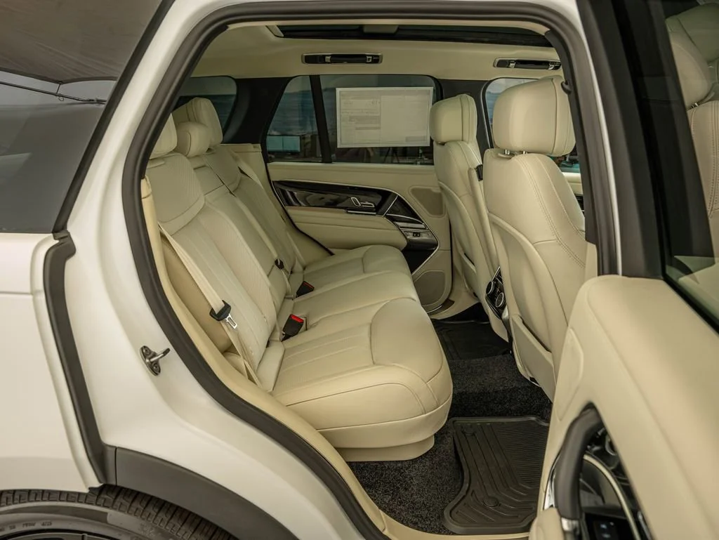 New 2026 Icy White Satin Land Rover SE image 33