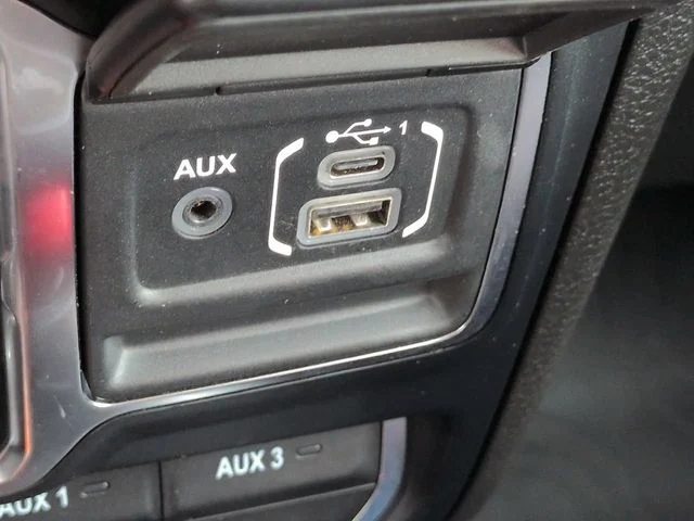 Used 2024 Blue Jeep Sahara image 22