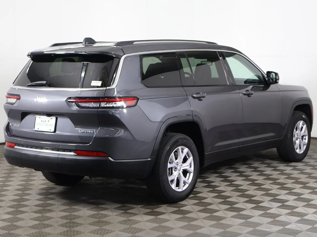 Used 2022 Gray Jeep Limited image 14