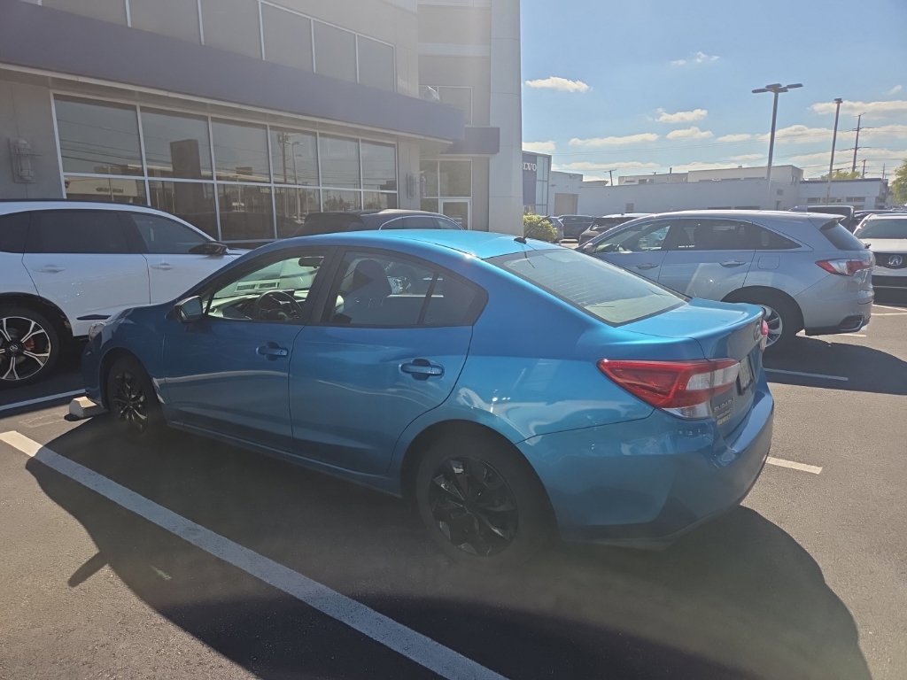 Used 2018 Island Blue Subaru 2.0i image 4