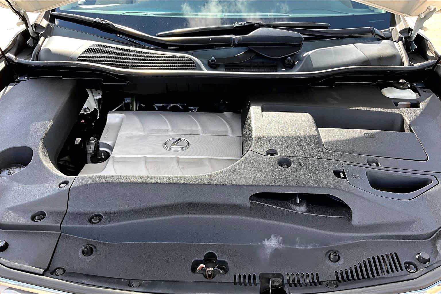 Used 2013 Starfire Pearl Lexus  image 31