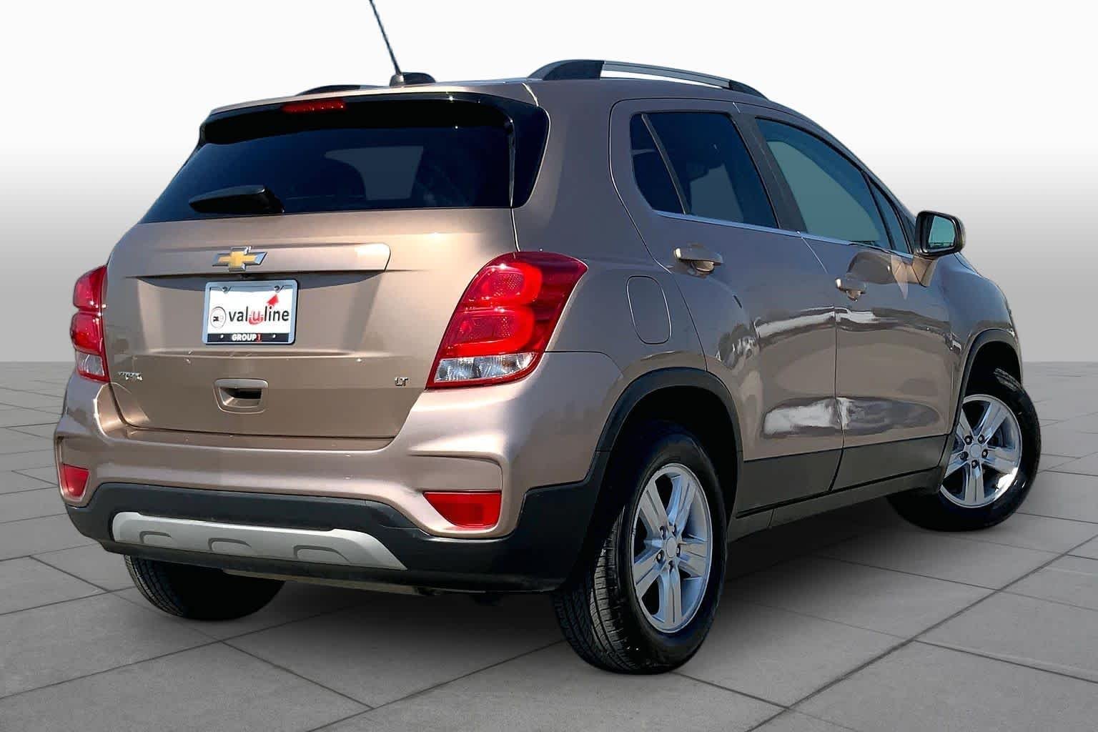 Used 2018 Sandy Ridge Metallic Chevrolet LT image 13