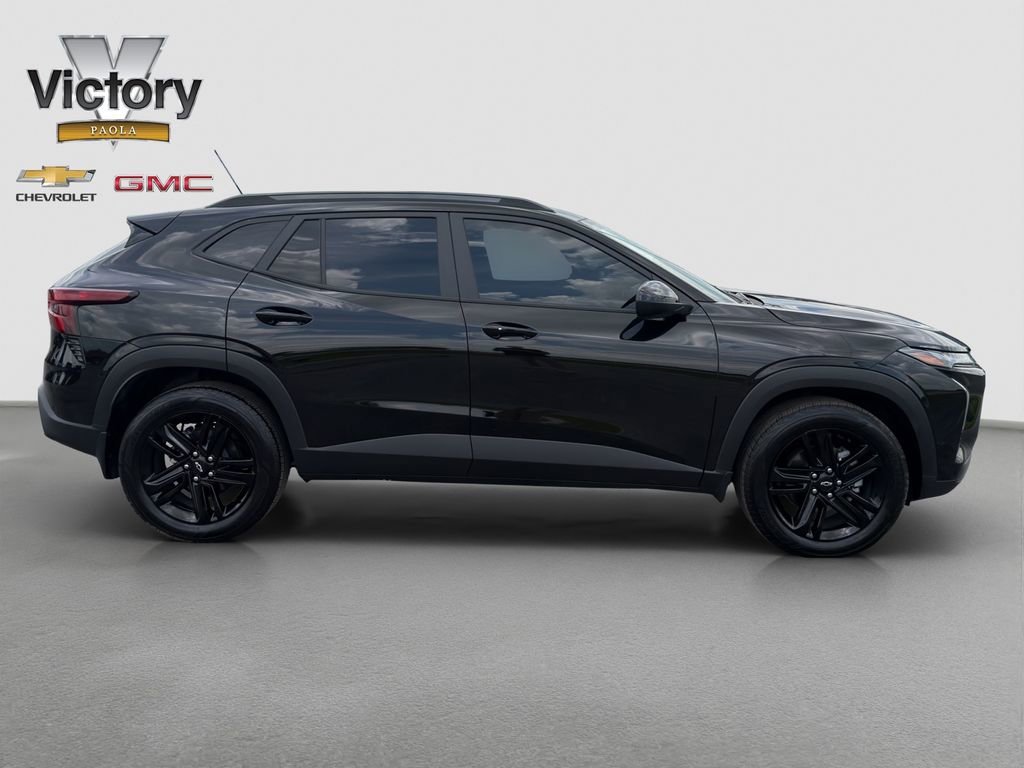 Used 2025 Mosaic Black Metallic Chevrolet ACTIV image 7