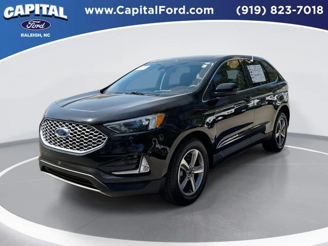 Used 2024 Black Ford SEL image 1