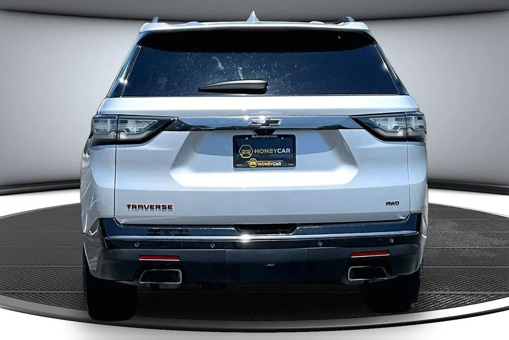 Certified Used 2019 Silver Chevrolet Premier image 5