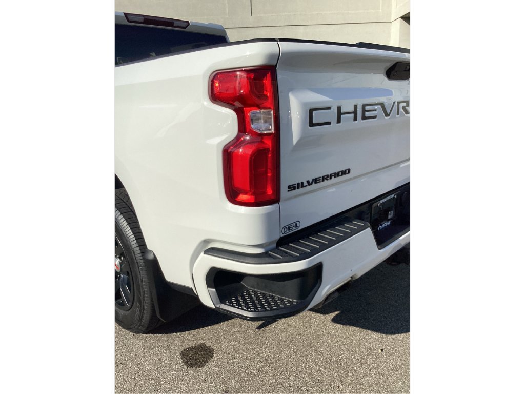 Used 2021 SUMMIT WHITE Chevrolet RST image 18