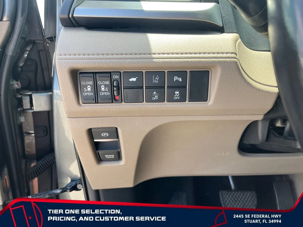 Used 2018 Green Honda Touring image 26