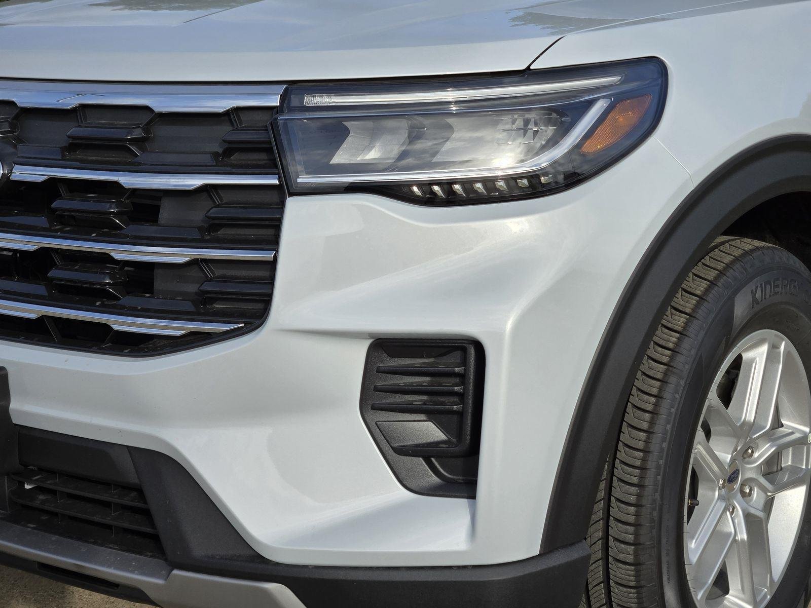 New 2026 Space White Metallic Ford Active image 5