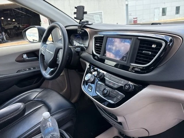 Used 2021 Gray Chrysler LXI image 14