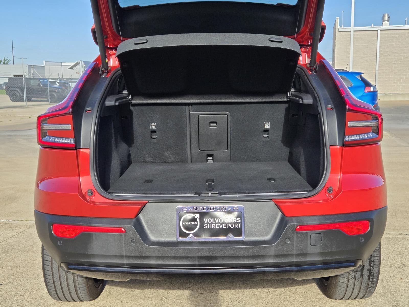 Used 2023 Fusion Red Metallic Volvo Ultimate image 13