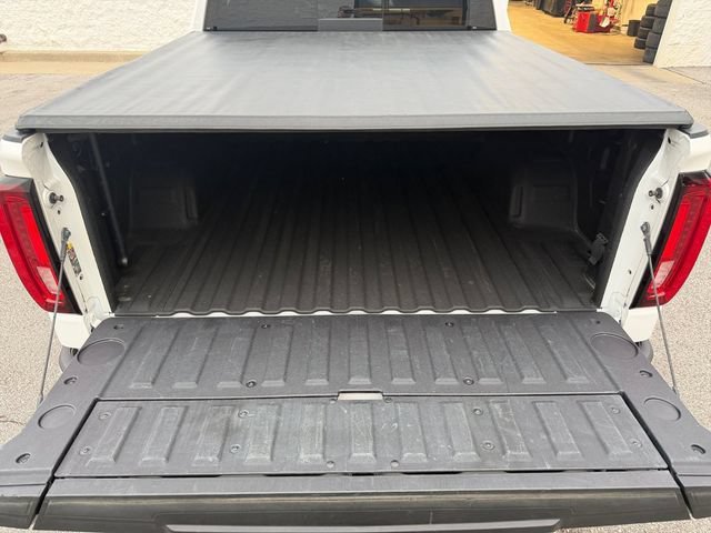 Used 2022 WHITE FROST TRICOAT GMC Denali image 17