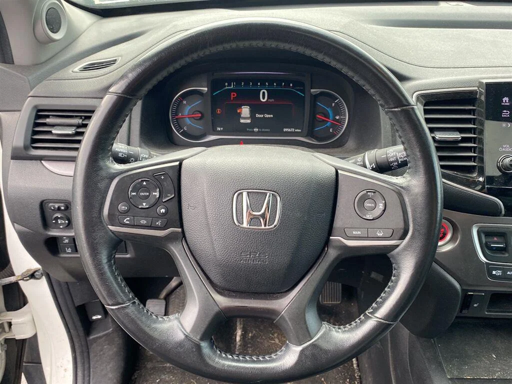 Used 2019 White Diamond Pearl Honda EX-L image 17