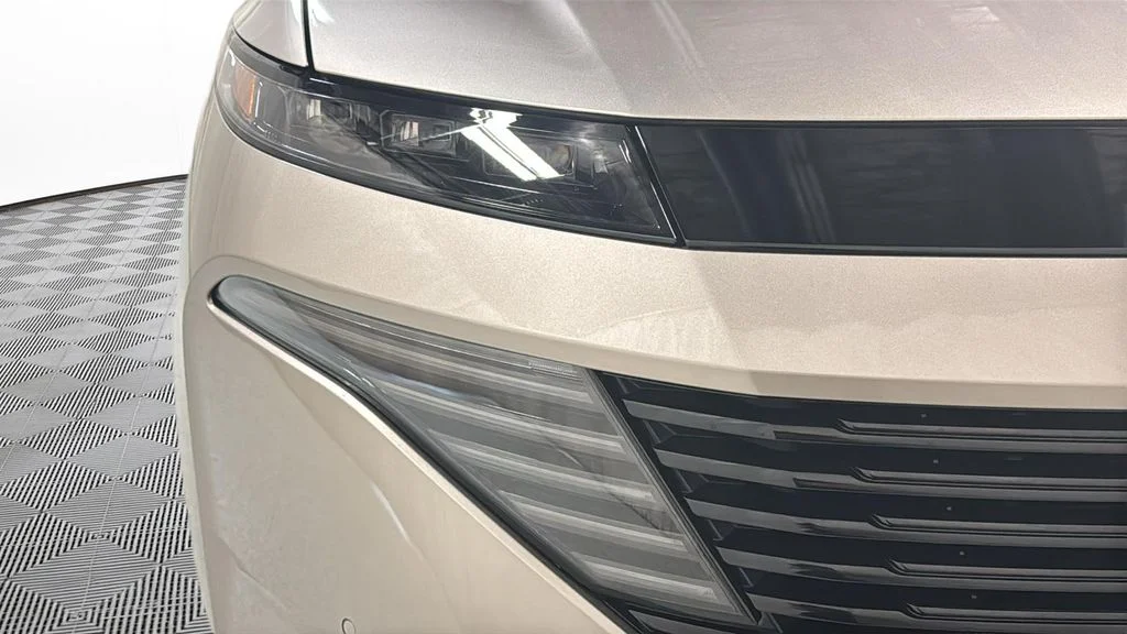 New 2026 Gold Nissan Platinum image 18