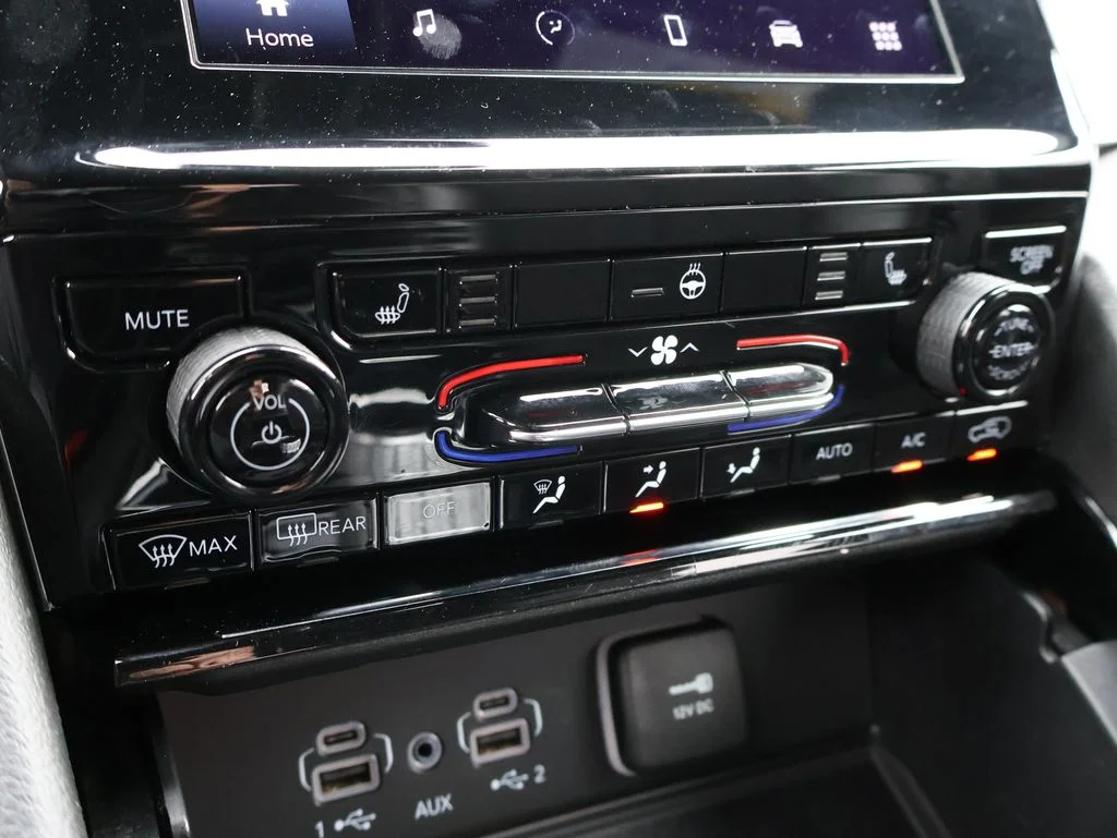 Used 2023 Gray Jeep Altitude X image 38