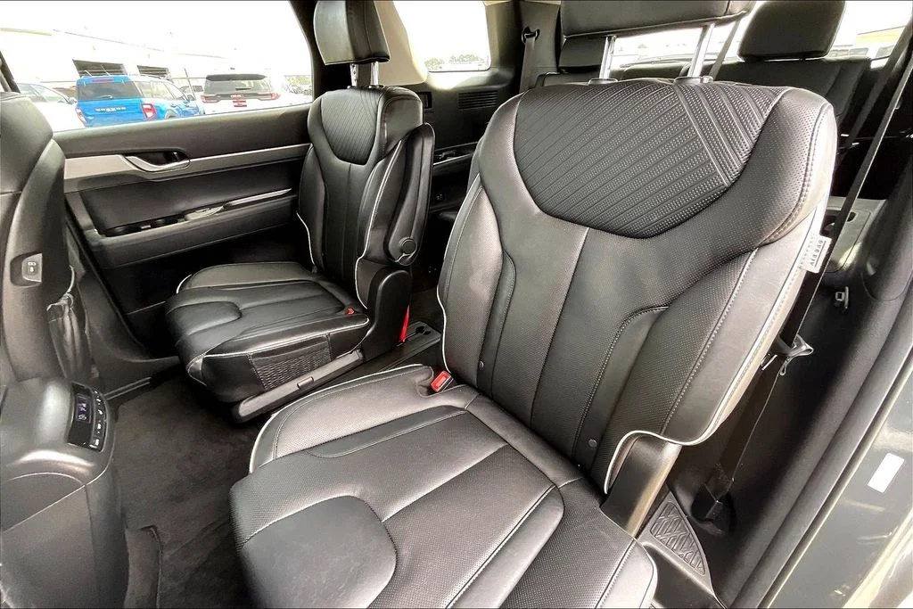 Used 2025 Gray Hyundai SEL image 19