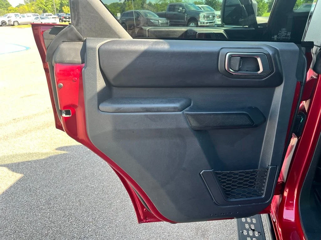 Used 2025 Red Ford Badlands image 12