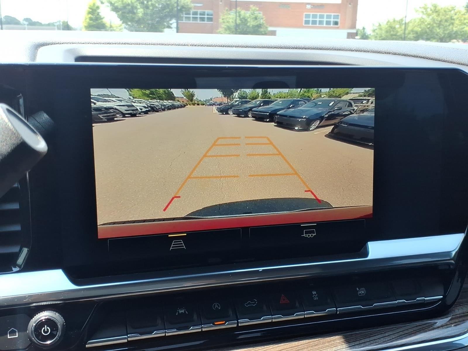 Used 2024  CHEVROLET LT image 4
