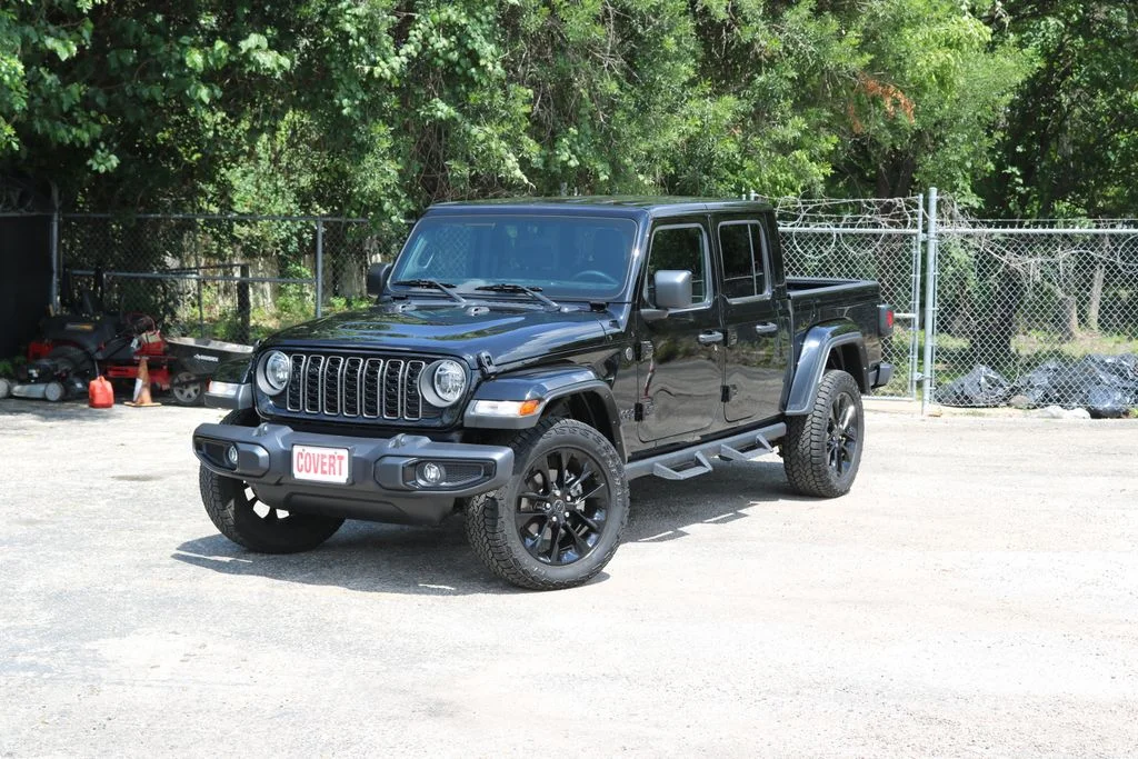 Used 2024  Jeep Sport image 1