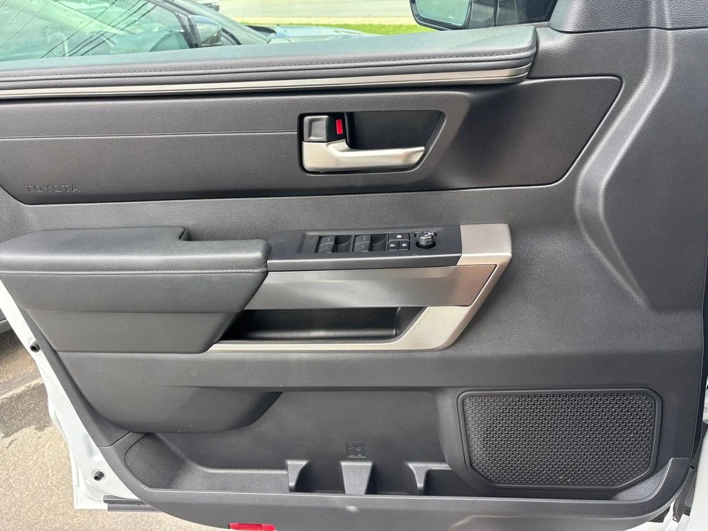 Used 2025 White Toyota SR5 image 23