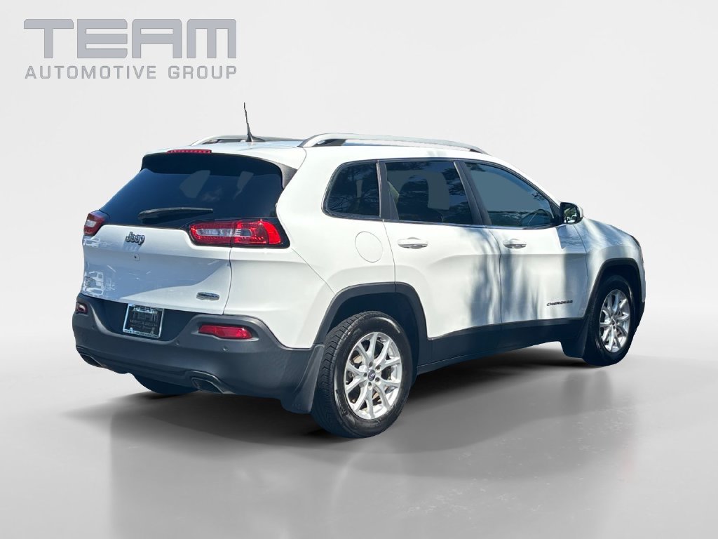 Certified Used 2017 White Jeep Latitude image 7