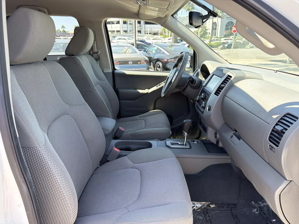 Used 2021 Glacier White Nissan SV image 29