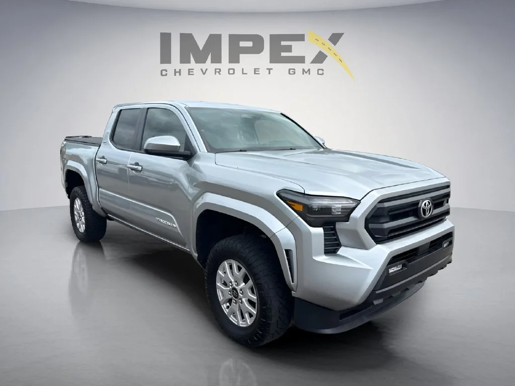 Used 2025  Toyota SR image 7