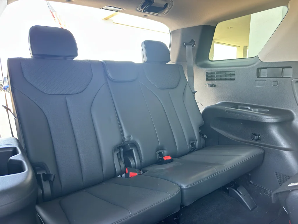 Used 2025 Moonlight Cloud Hyundai SEL image 35