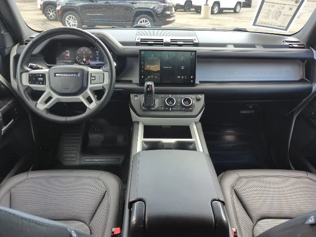 Used 2025 White Land Rover S image 7
