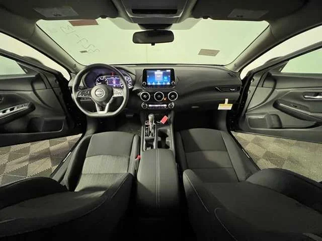 2025 Nissan Sentra SV - Photo 8